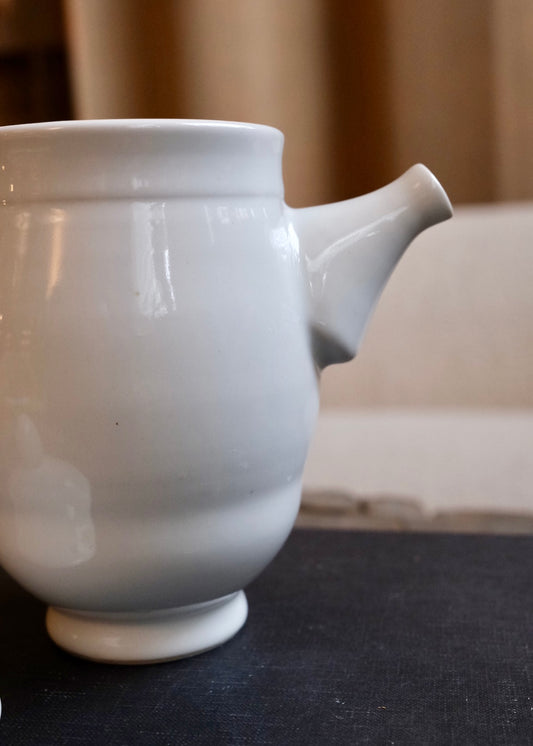 Glossy white Revolve Teapot with lid