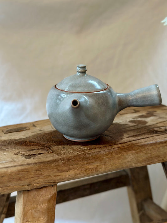 Glacial ash mini kyusu revolve  teapot
