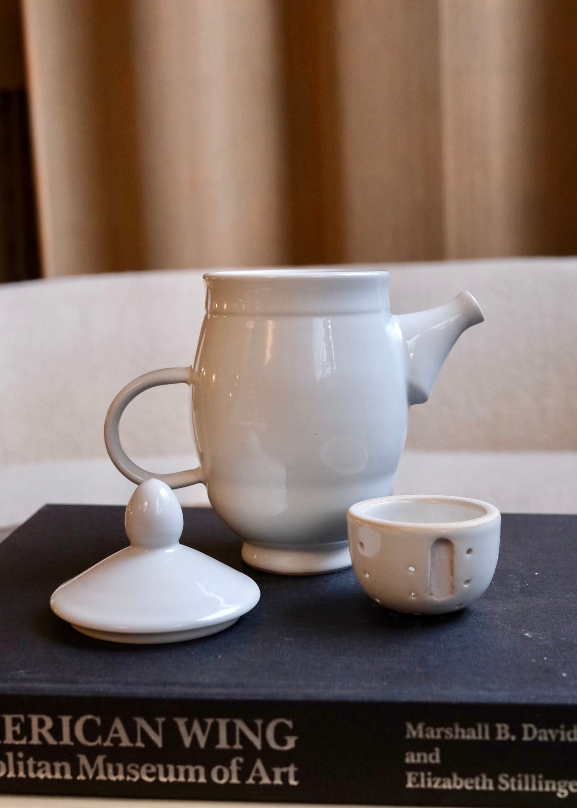 Glossy white Revolve Teapot with lid