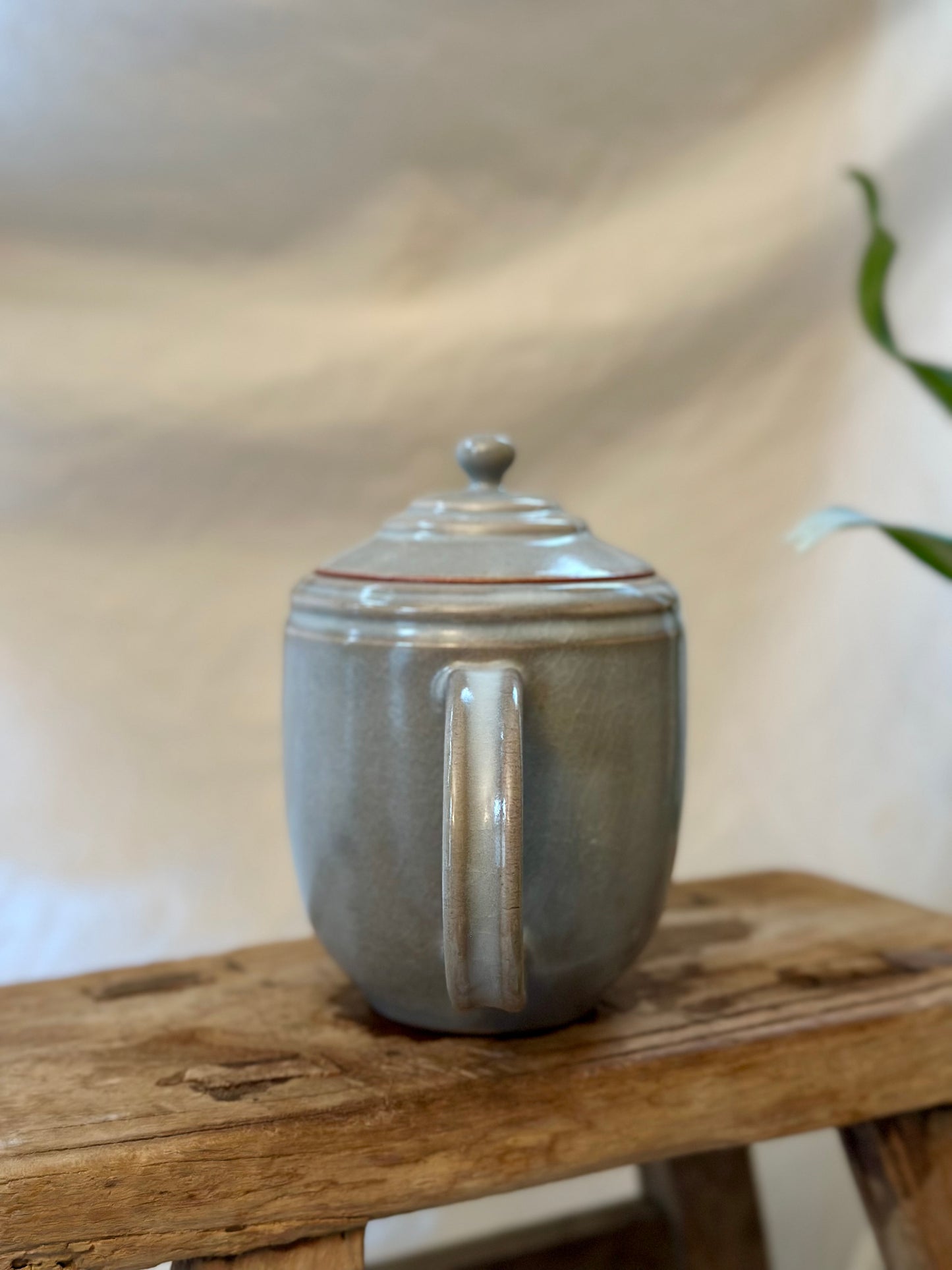 Glacial ash revolve teapot