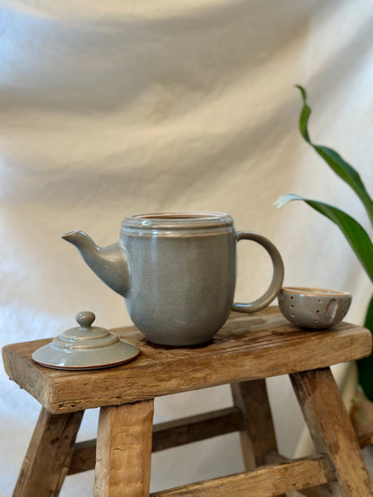 Glacial ash revolve teapot