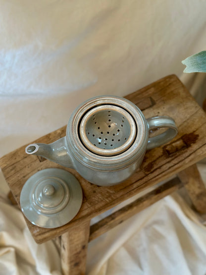 Glacial ash revolve teapot