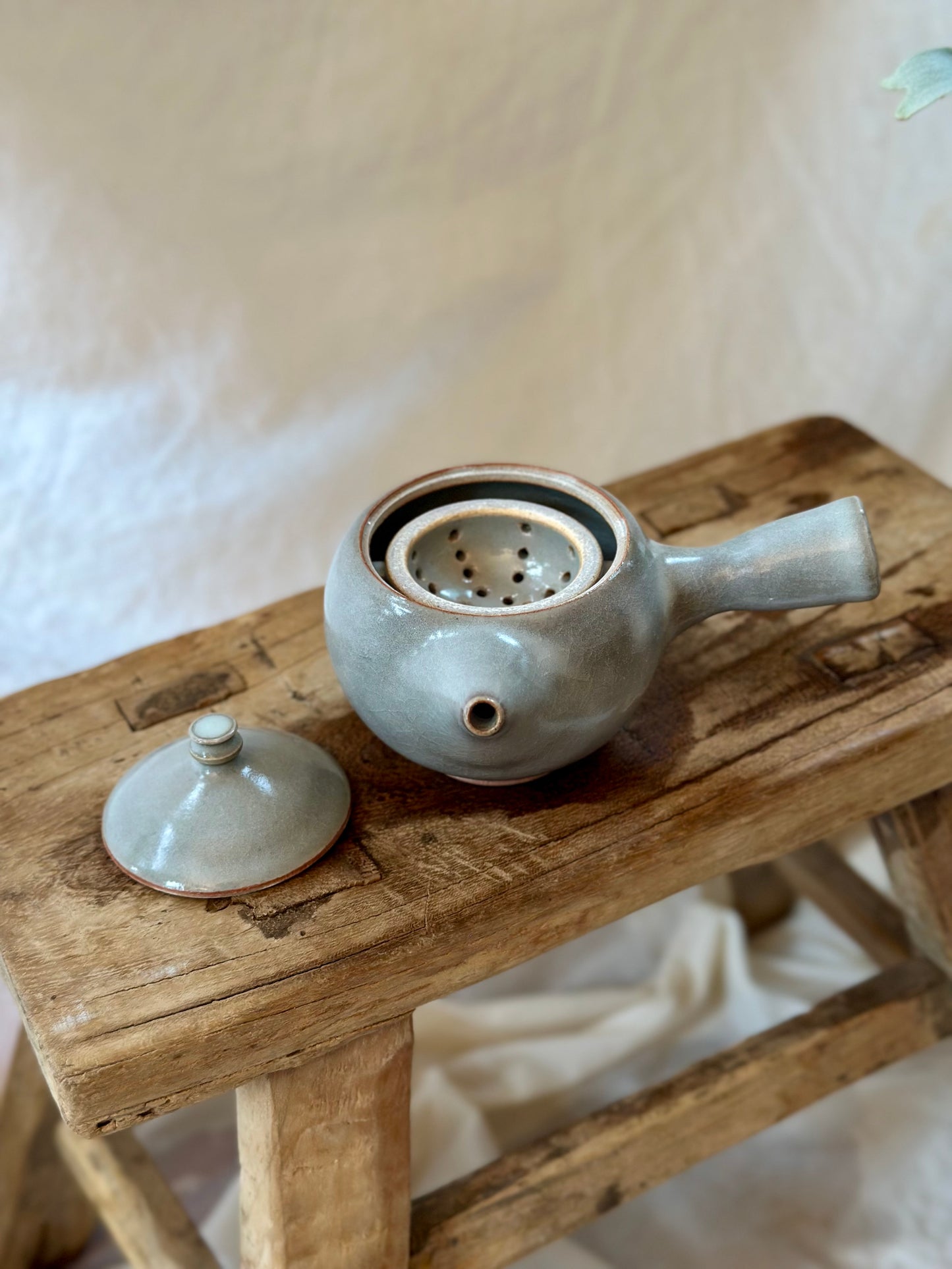 Glacial ash mini kyusu revolve  teapot