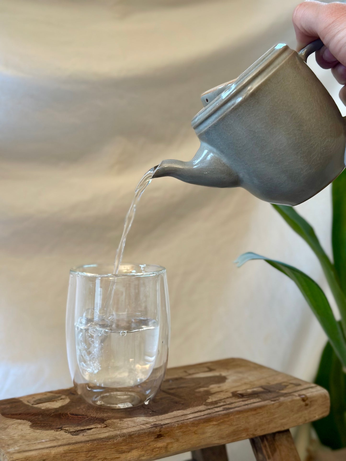 Glacial ash revolve teapot