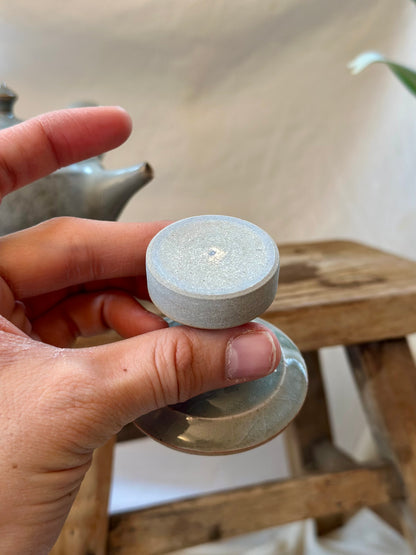 Glacial ash pedestal kyusu revolve  teapot