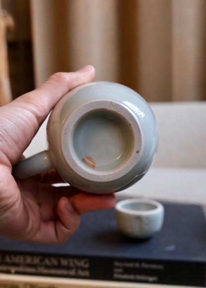 Glacier Revolve Teapot