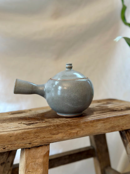 Glacial ash mini kyusu revolve  teapot