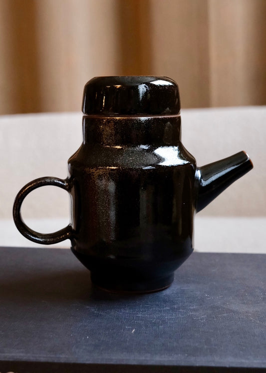 Blackout Revolve Teapot with lid