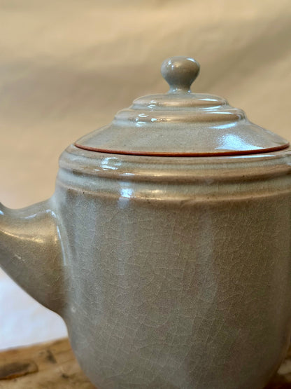Glacial ash revolve teapot